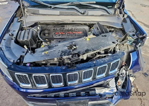 2018 Jeep Compass Latitude z USA, uszkodzony, nr VIN 3C4NJDBB3JT282972